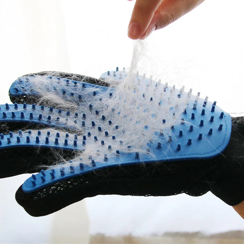 Pet Grooming Glove for Cats and Dogs - Deshedding Brush and Massage Comb - the hidden spot 